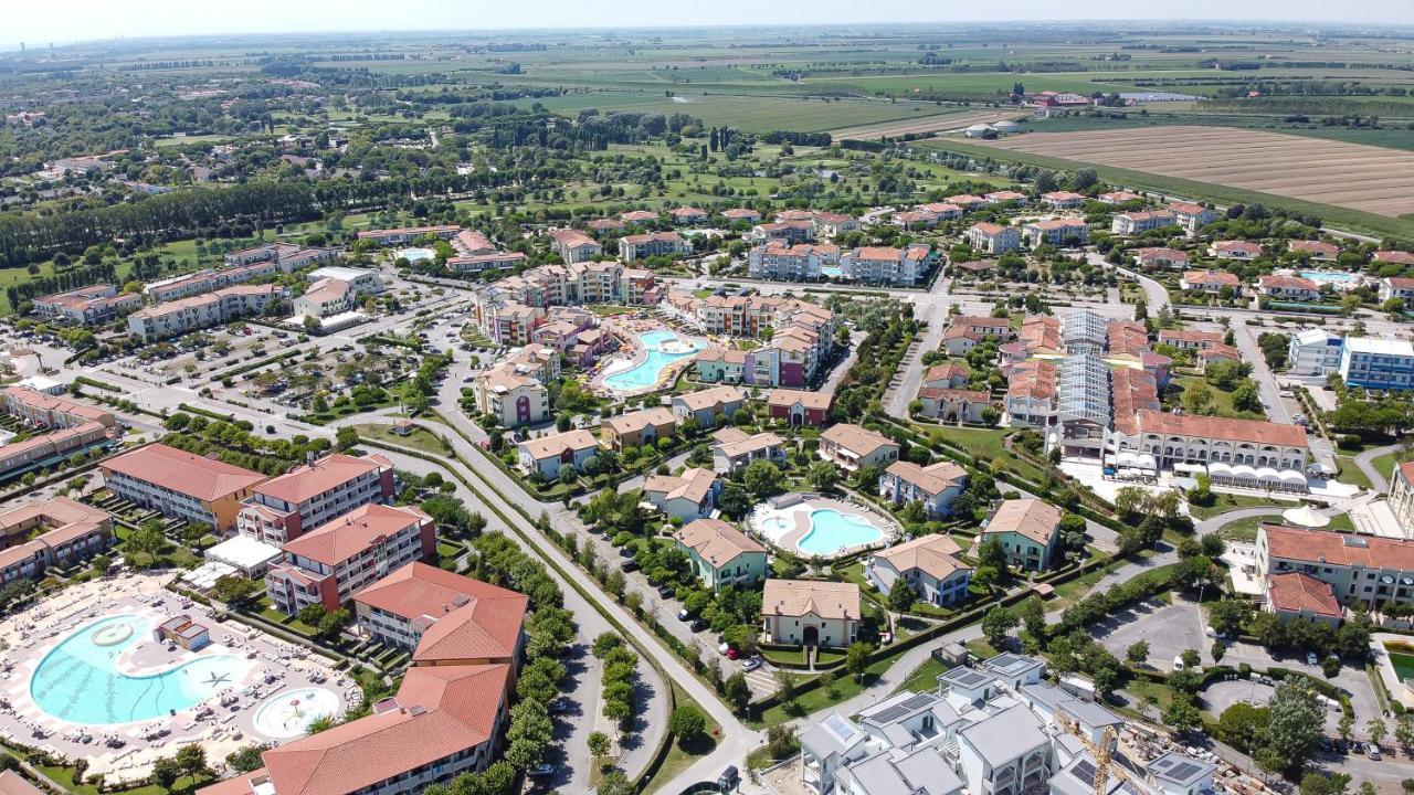 Altanea Apartments Con Piscina Caorle Luaran gambar