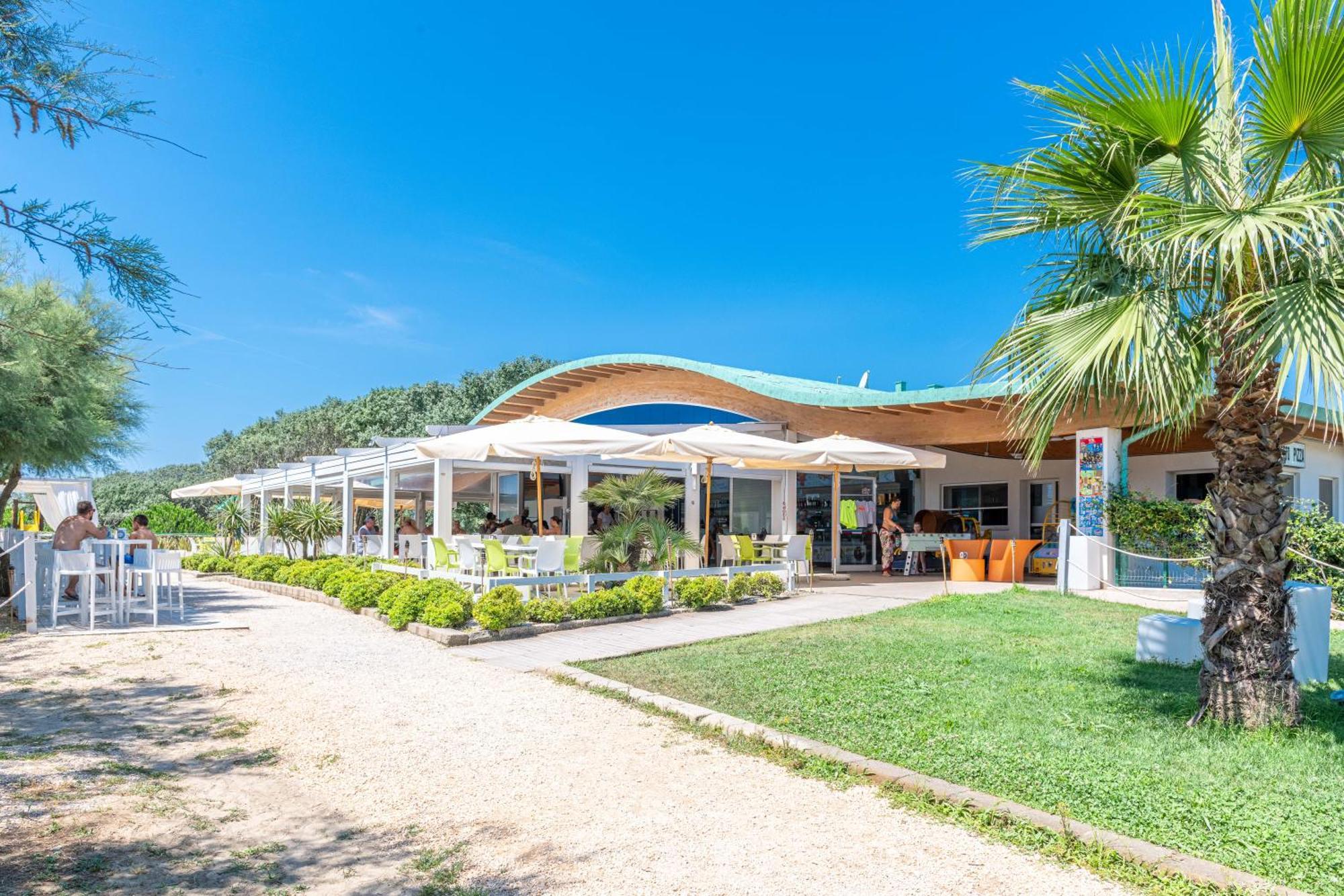 Altanea Apartments Con Piscina Caorle Luaran gambar