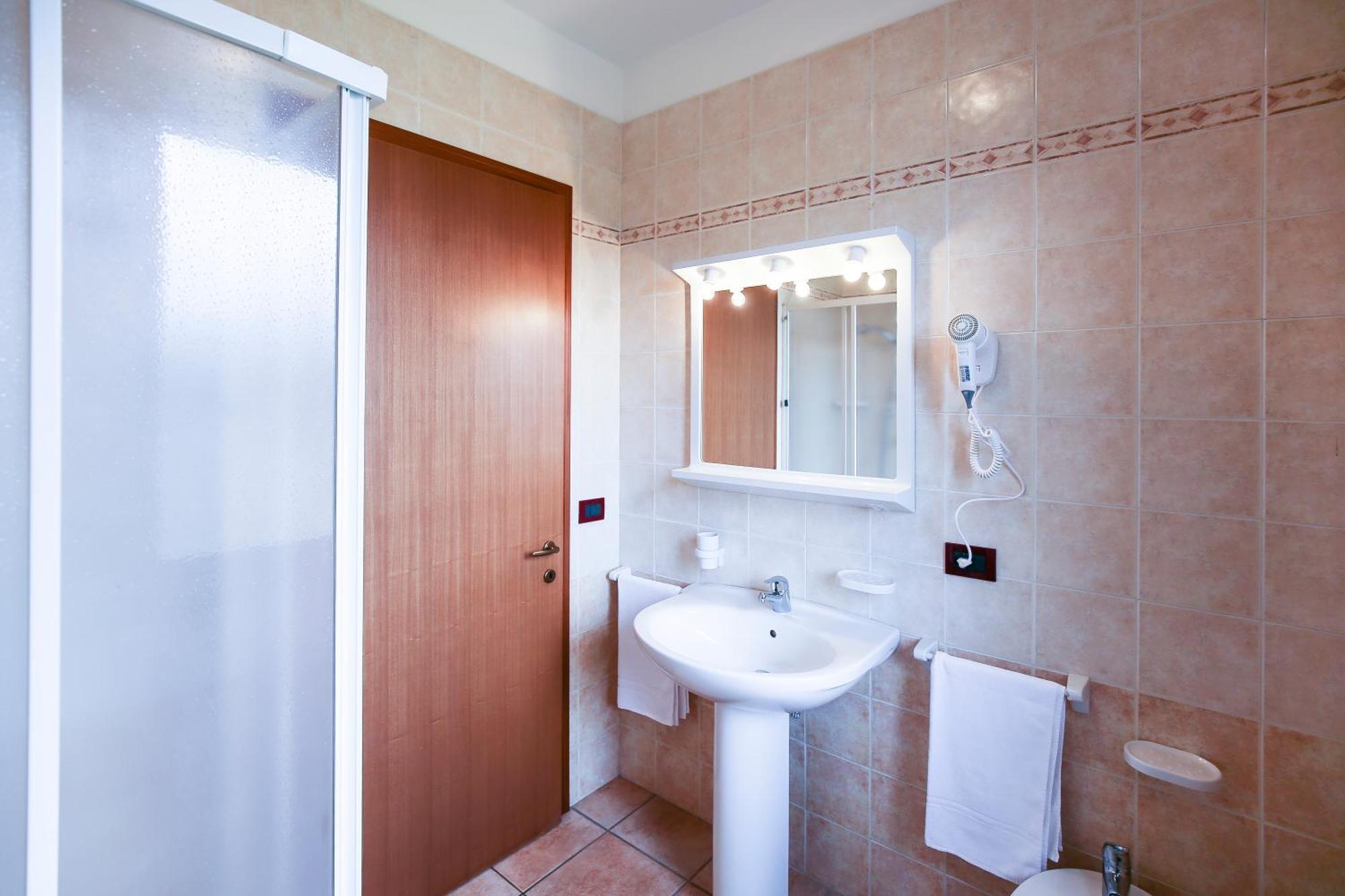 Altanea Apartments Con Piscina Caorle Luaran gambar